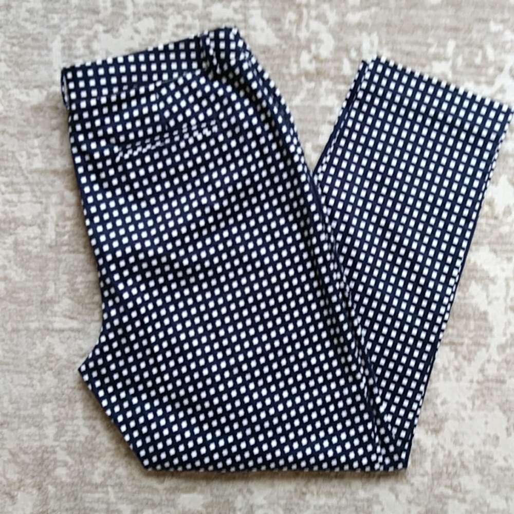 NWOT Roz & Ali Signature Fit Square Pattern Pants 8 Black White
